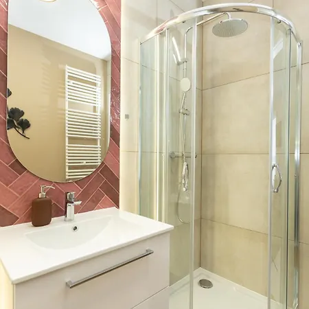 アパート Romeo, D127 ルブリン